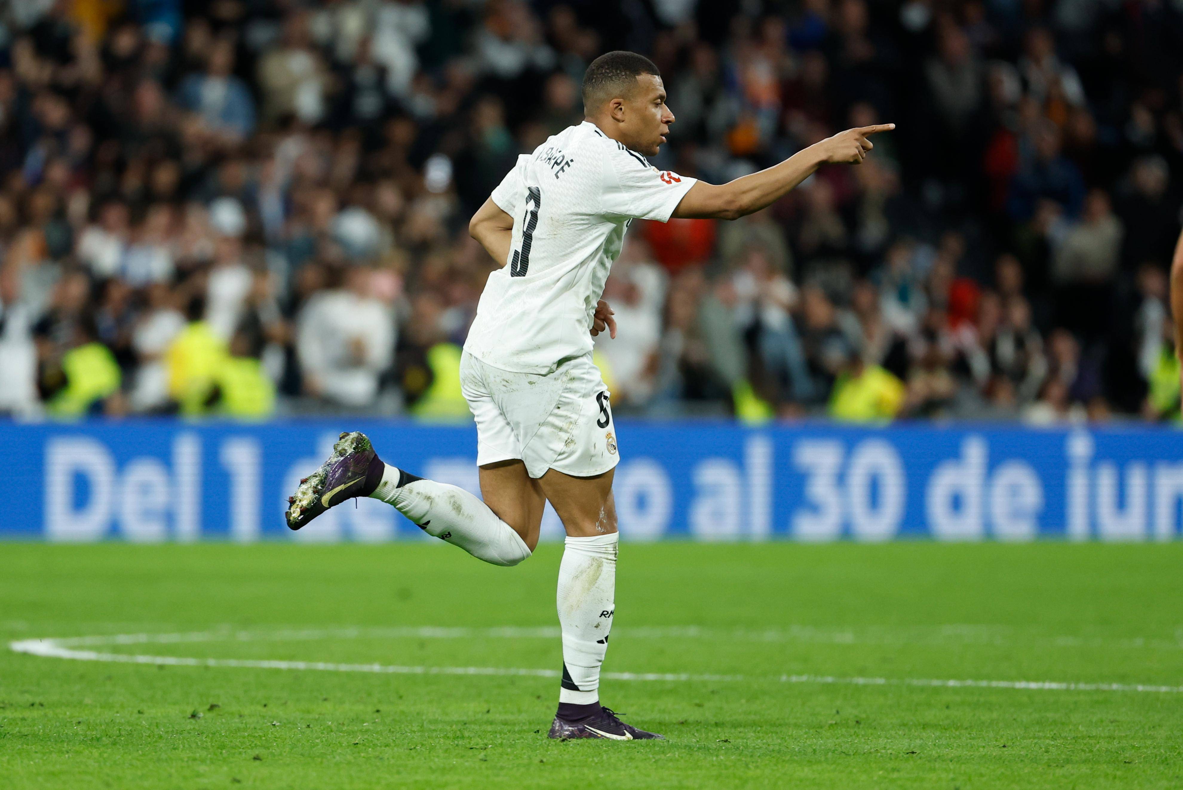 关于清晨西甲传出新动向，西汉姆战术微调，管理层表态——态度坚定，团队化学反应显著的信息